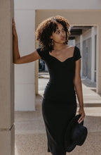 Load image into Gallery viewer, Audrey Sweet Heart Neck Bubble Rib Short Sleeve Midi Dress